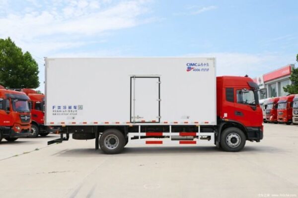 Refrigerated truck