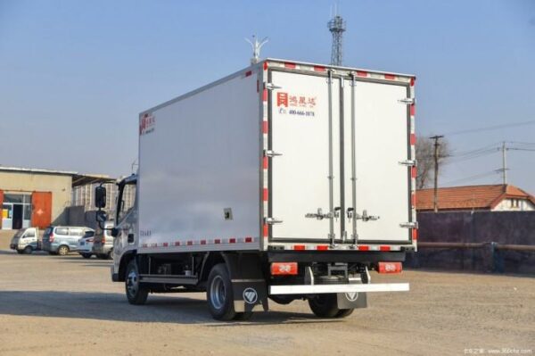 Refrigerated truck