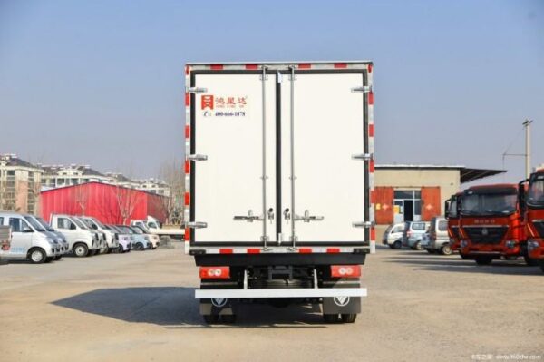 Refrigerated truck