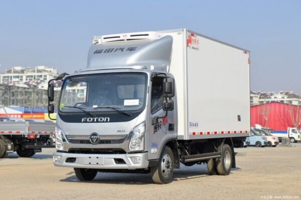 Refrigerated truck