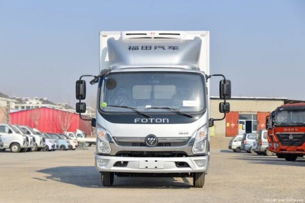 Refrigerated truck
