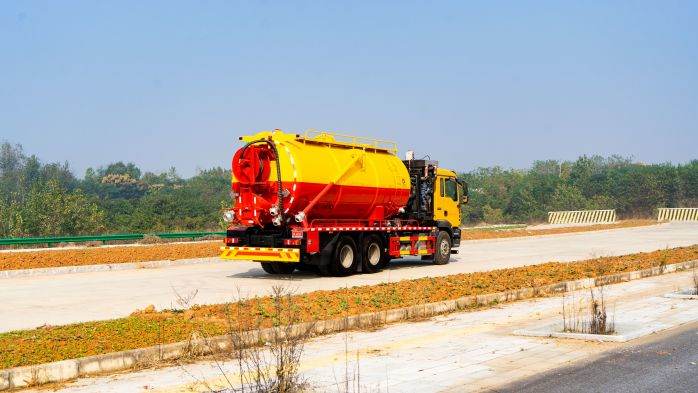 Sewer Cleaning Truck