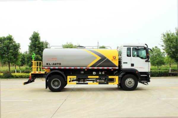 Sprinkler Truck