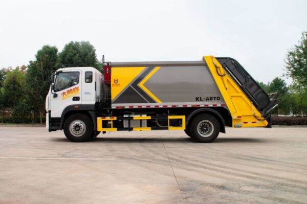 Foton 14m³ garbage truck for sale - Image 4