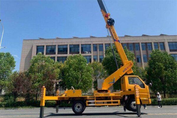 25m Truck Mounted Aerial Lifts JMC - Image 5