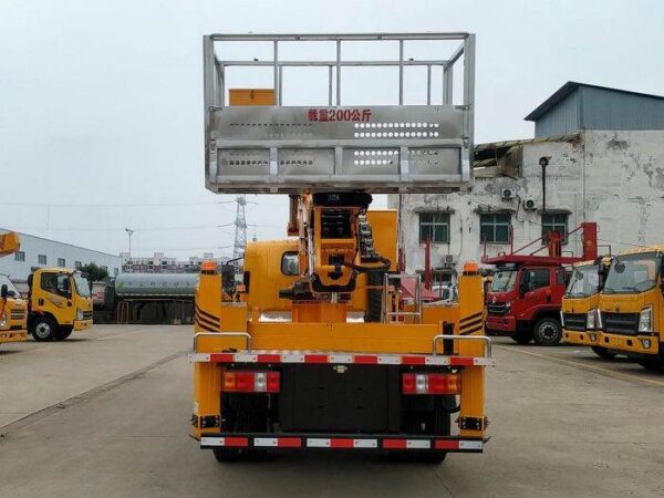 30m Truck Mounted Aerial Lifts ISUZU - Image 5