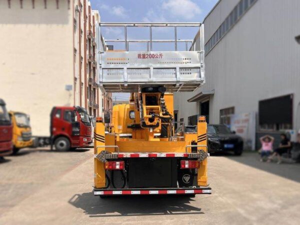30m Truck Mounted Aerial Lifts HOWO — изображение 6