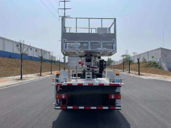 28m Truck Mounted Aerial Lifts HOWO - Image 7