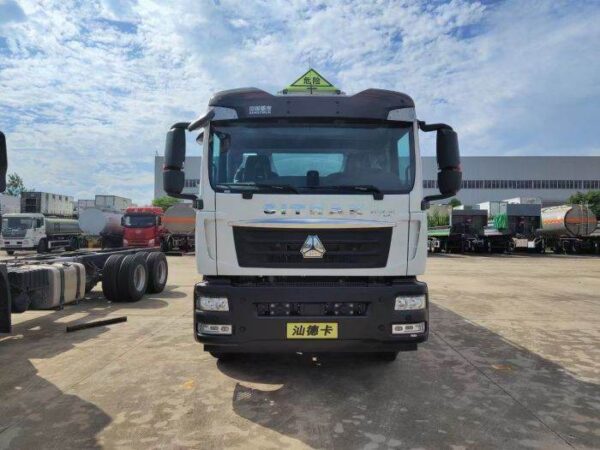 Refueling Truck