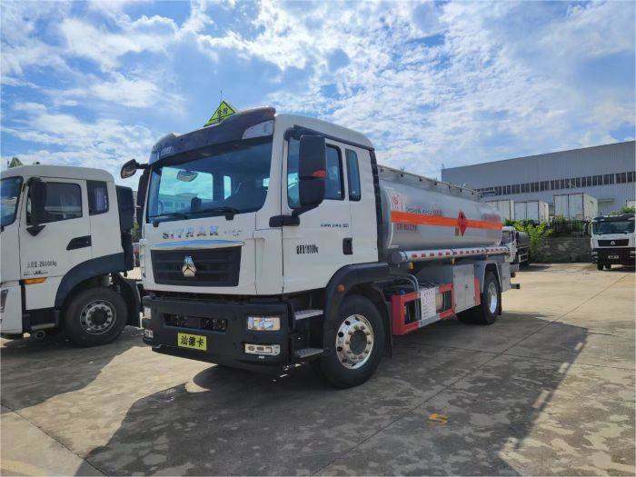 Refueling Truck