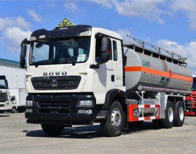 топливозаправщик HOWO