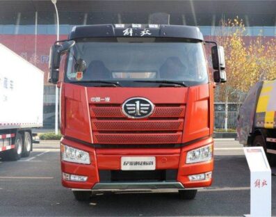 Grúa montada sobre camión