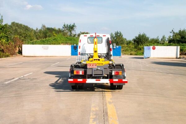 ISUZU Hookloader