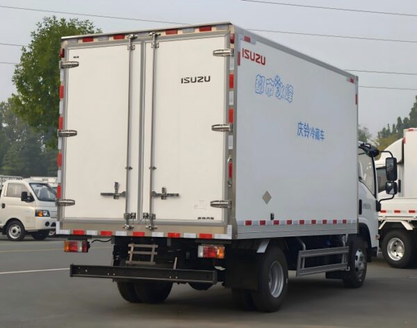 Refrigerated truck