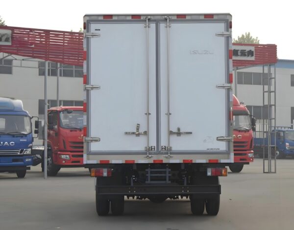 Refrigerated truck