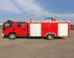 Camión de bomberos con tanque de agua ISUZU