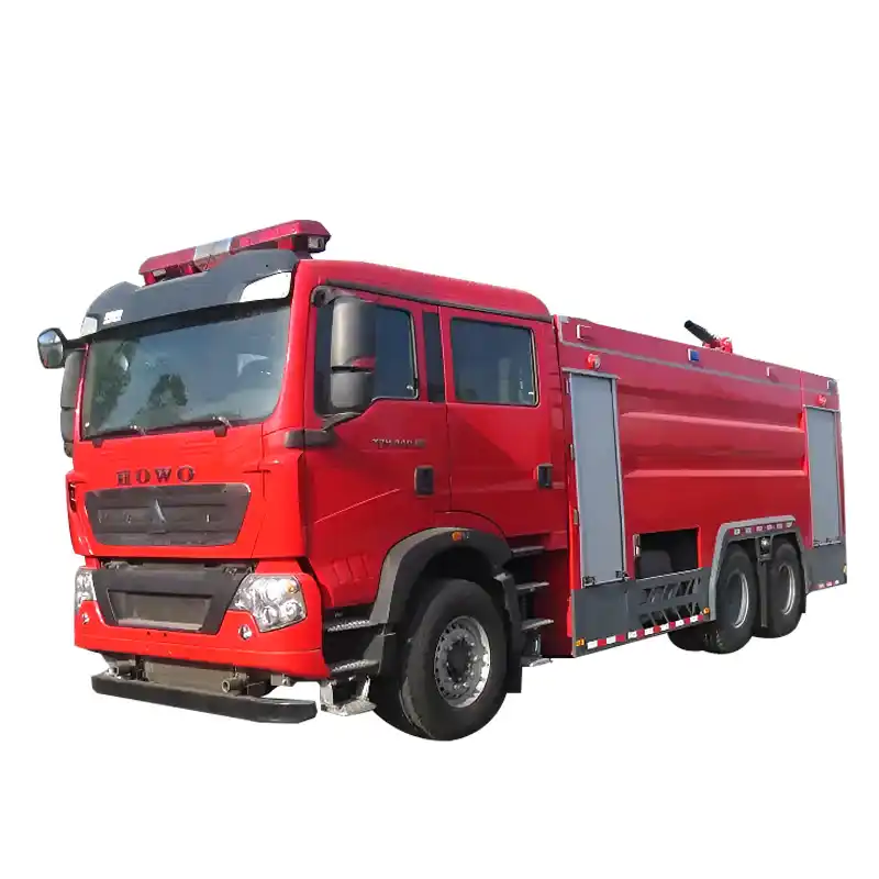 شاحنة إطفاء هوو برغوة سعة ١٨٠٠٠ لتر 18000 Liters Foam Fire Truck HOWO - الصورة 1