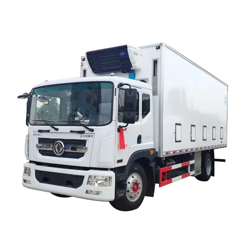 Camion de transport de poussins de 6,8 m, marque DongFeng 6.8m Chick Transport Truck DongFeng – Image 1